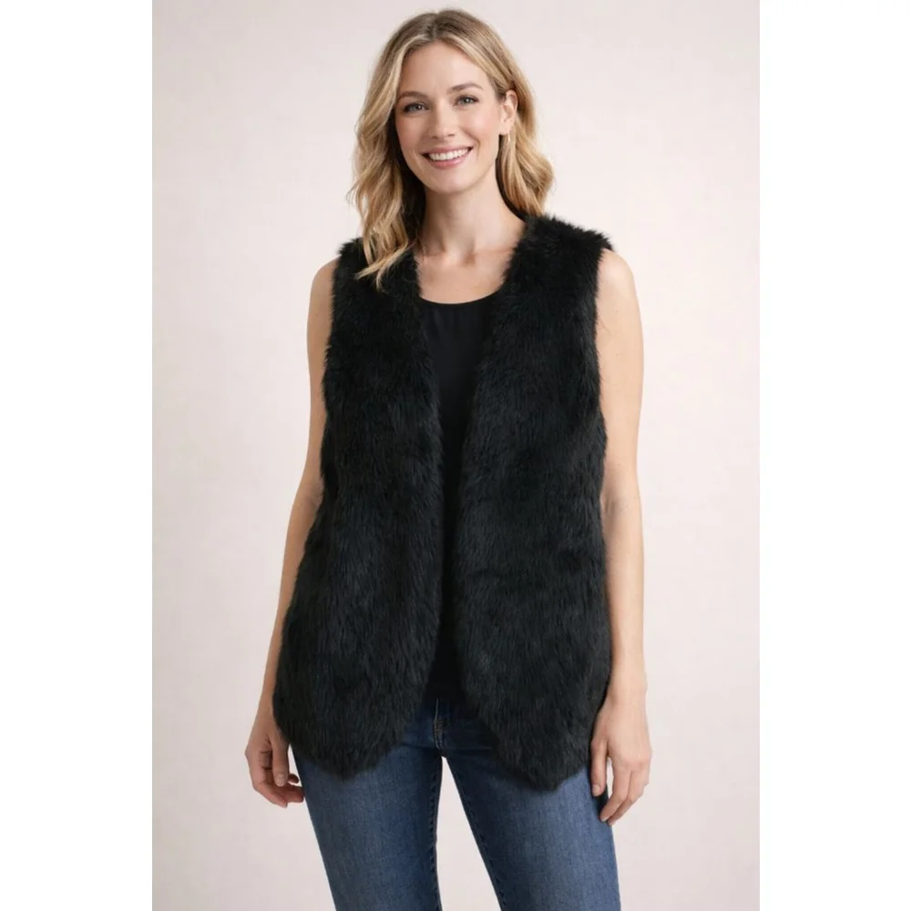 Women's Skies Are Blue Black Faux Fur Vest S